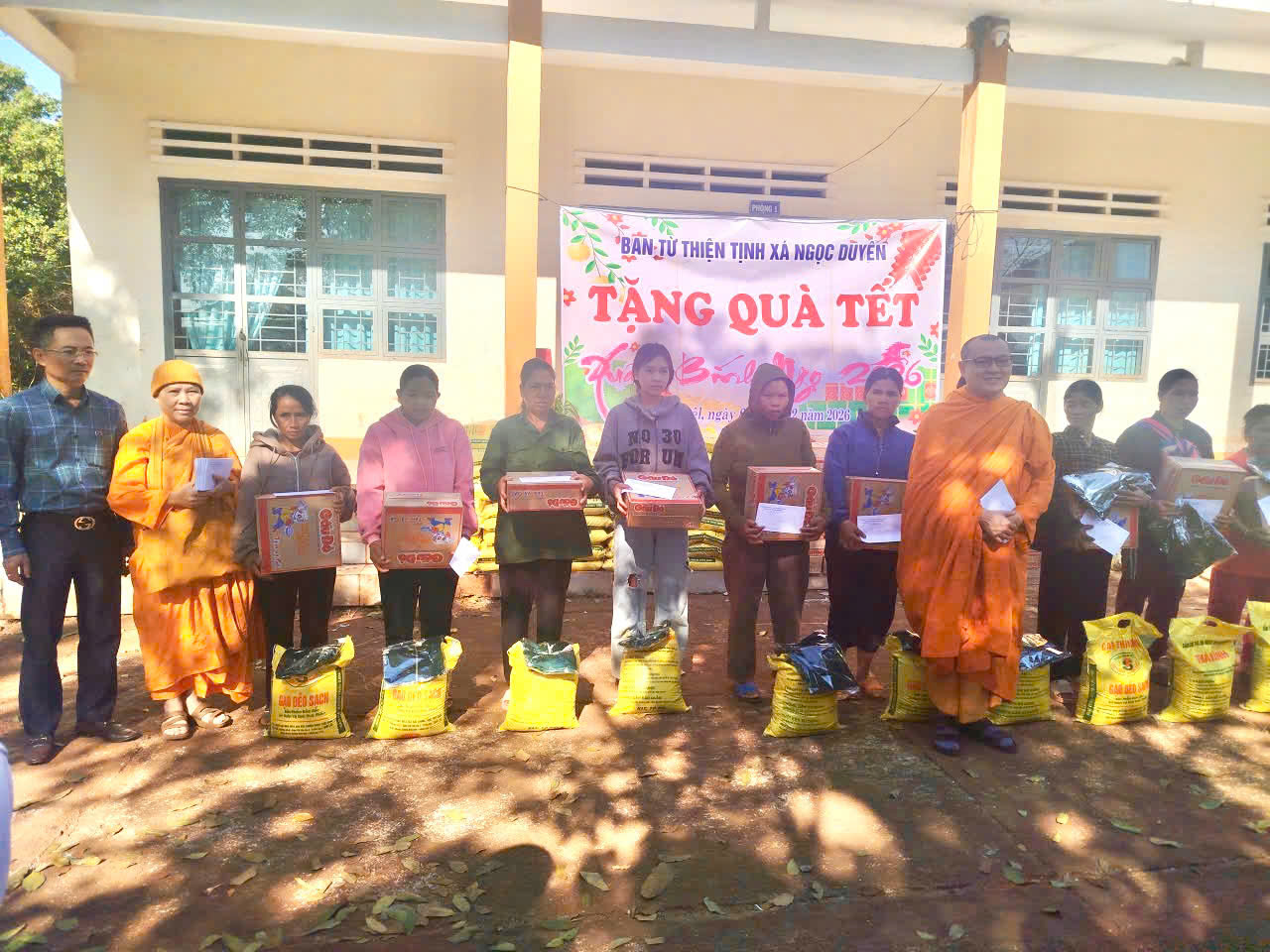 An Nhơn: Tịnh xá Ngọc Duyên tổ chức chương trình thiện nguyện “Gạo đỏ lửa” - Xuân Bính Ngọ 2026